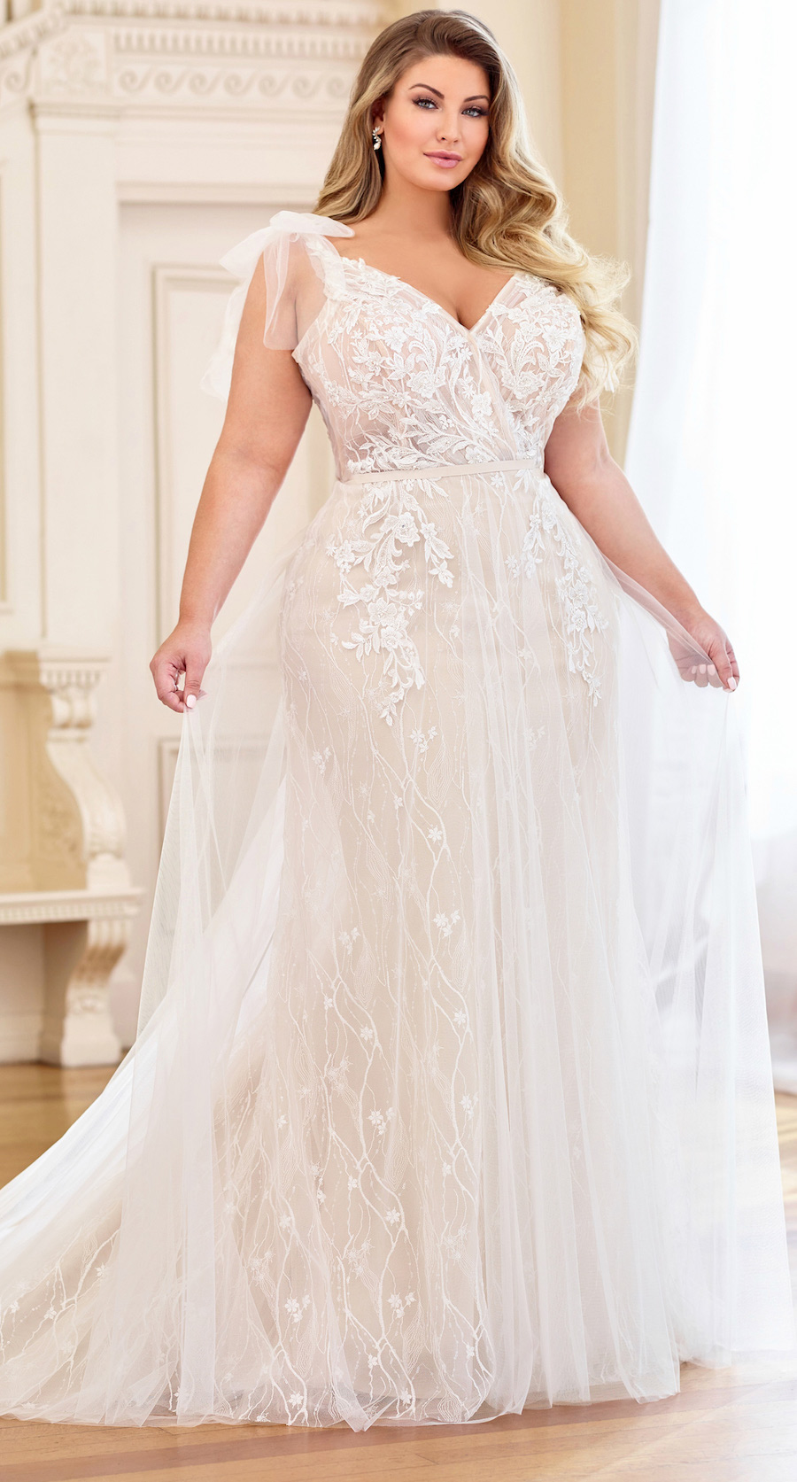 Gorgeous Plus size wedding dress by Martin Thurnburg