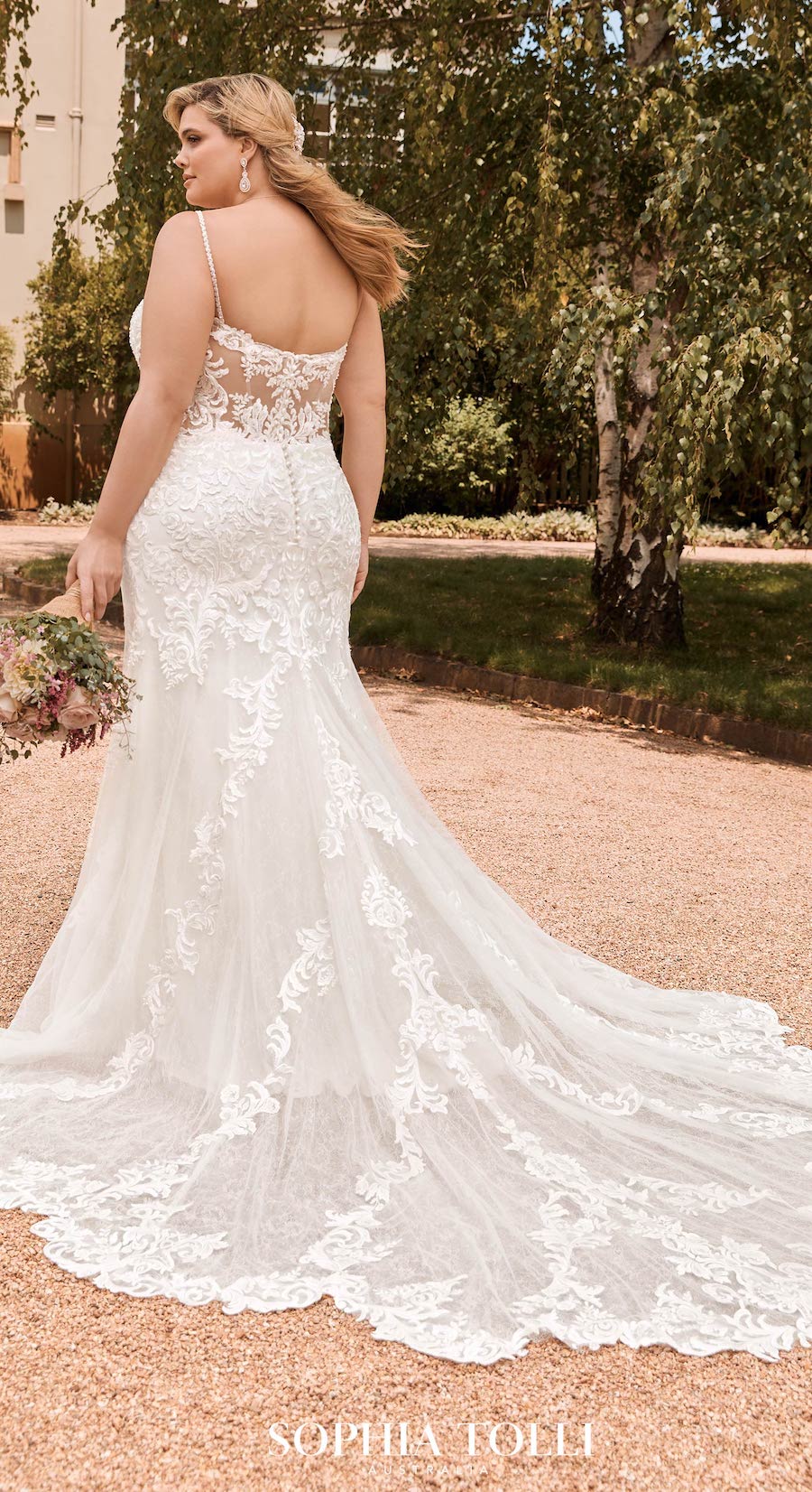 Great Plus Size Lace Wedding Dress in the world Learn more here 